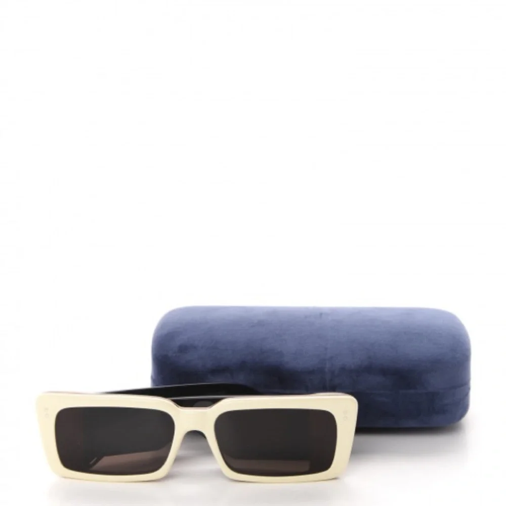 Authentic- New GUCCI Acetate Rectangular Flap GG0543S Sunglasses White Black - Picture 11 of 17